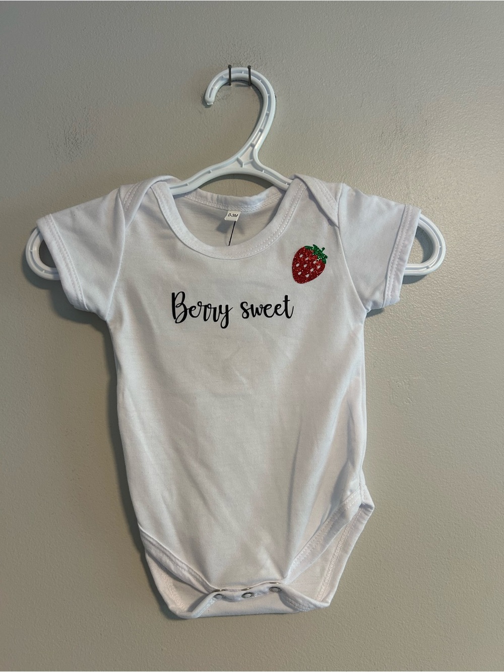 NEW small shop handmade 0/3m White "Berry Sweet" strawberry short sleeve Onesie